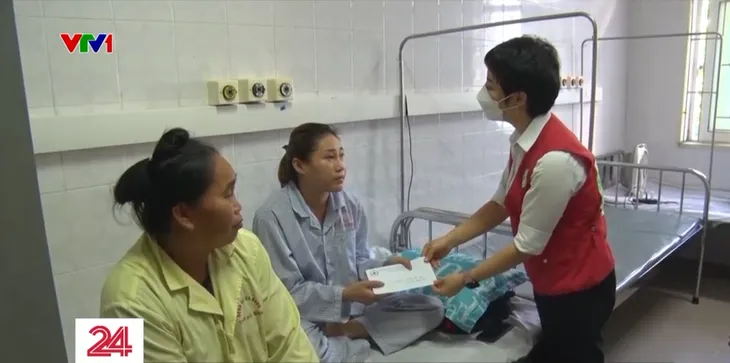 Việc tử tế: Sẻ chia yêu thương, tiếp sức người bệnh - Ảnh 6. Việc tử tế: Sẻ chia yêu thương, tiếp sức người bệnh - Ảnh 6.