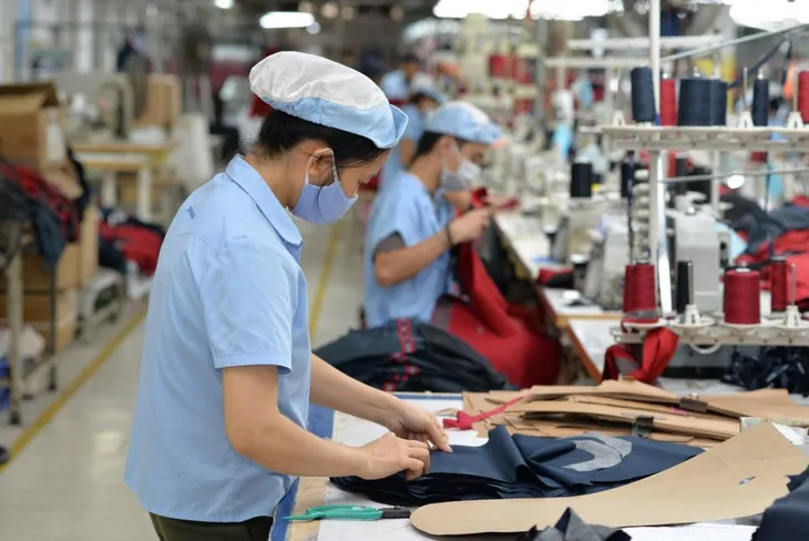 Tận dụng bã cà phê, sợi sen... dệt may kỳ vọng xuất khẩu đến 48 tỷ USD năm 2023 - Ảnh 1. Tận dụng bã cà phê, sợi sen... dệt may kỳ vọng xuất khẩu đến 48 tỷ USD năm 2023 - Ảnh 1.