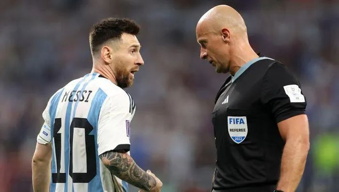 Lộ diện trọng tài bắt trận chung kết World Cup 2022, Argentina vs Pháp - Ảnh 2. Lộ diện trọng tài bắt trận chung kết World Cup 2022, Argentina vs Pháp - Ảnh 2.