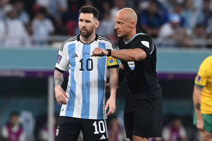 Trọng tài bắt chính trận chung kết World Cup Argentina vs Pháp nói gì trước trận? - Ảnh 1. Trọng tài bắt chính trận chung kết World Cup Argentina vs Pháp nói gì trước trận? - Ảnh 1.