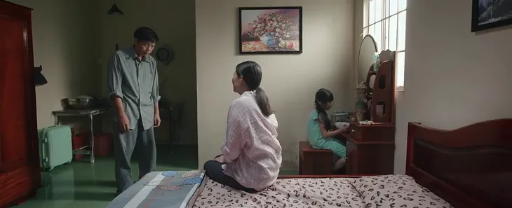 Mẹ rơm - Tập 27: Dì Năm và Hồng tung chiêu dằn mặt vợ chồng Khoản - Ảnh 4. Mẹ rơm - Tập 27: Dì Năm và Hồng tung chiêu dằn mặt vợ chồng Khoản - Ảnh 4.