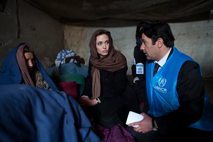 Angelina Jolie rời vai trò đặc phái viên của cơ quan tị nạn Liên Hợp Quốc - Ảnh 1. Angelina Jolie rời vai trò đặc phái viên của cơ quan tị nạn Liên Hợp Quốc - Ảnh 1.