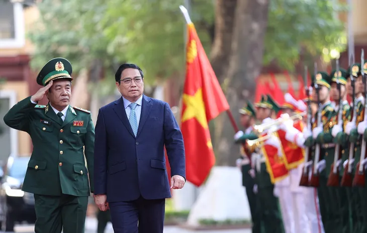 Phát huy sức mạnh tổng hợp để bảo vệ vững chắc chủ quyền lãnh thổ, an ninh biên giới quốc gia - Ảnh 1. Phát huy sức mạnh tổng hợp để bảo vệ vững chắc chủ quyền lãnh thổ, an ninh biên giới quốc gia - Ảnh 1.
