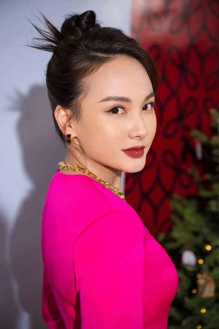 Diễn viên Việt tuần qua: Huyền Lizzie hóa công chúa tuyết, Thanh Hương thành nữ sát thủ - Ảnh 22. Diễn viên Việt tuần qua: Huyền Lizzie hóa công chúa tuyết, Thanh Hương thành nữ sát thủ - Ảnh 22.