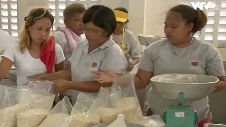 Philippines giảm thuế để chống lạm phát - Ảnh 1. Philippines giảm thuế để chống lạm phát - Ảnh 1.