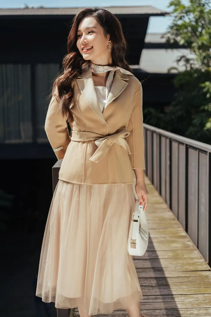 Bỏ xa Phương Hành trình công lý, Hồng Diễm cực chất giữa trời đông - Ảnh 8. Bỏ xa Phương Hành trình công lý, Hồng Diễm cực chất giữa trời đông - Ảnh 8.