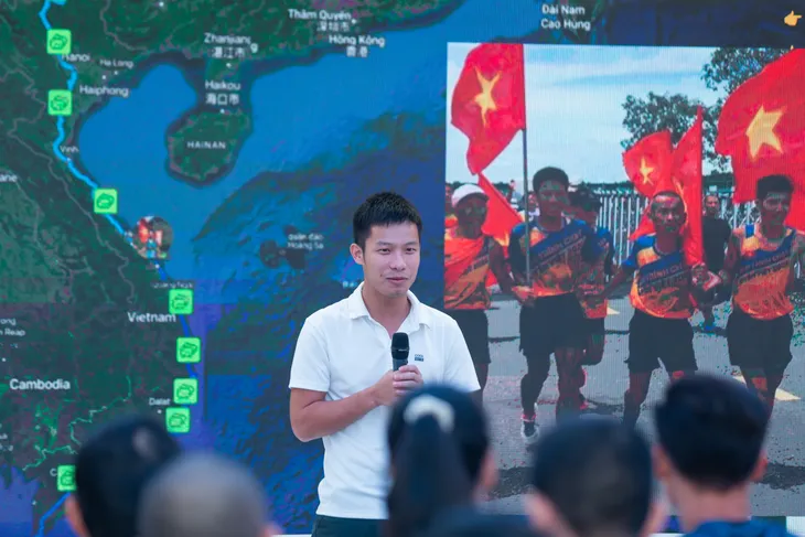 Hành trình chạy bộ tiếp sức xuyên Việt 2023 - Chạy vì nụ cười cho các em nhỏ kém may mắn - Ảnh 1. Hành trình chạy bộ tiếp sức xuyên Việt 2023 - Chạy vì nụ cười cho các em nhỏ kém may mắn - Ảnh 1.