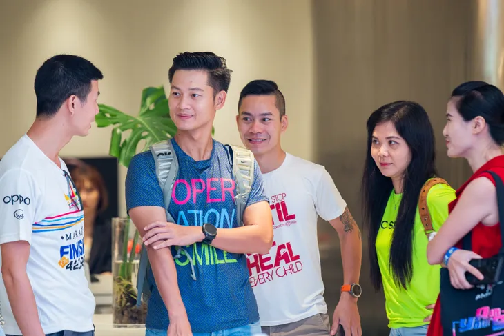 Hành trình chạy bộ tiếp sức xuyên Việt 2023 - Chạy vì nụ cười cho các em nhỏ kém may mắn - Ảnh 5. Hành trình chạy bộ tiếp sức xuyên Việt 2023 - Chạy vì nụ cười cho các em nhỏ kém may mắn - Ảnh 5.