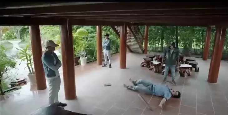 Mẹ rơm - Tập 19: Khoản bị đánh lên bờ xuống ruộng - Ảnh 3. Mẹ rơm - Tập 19: Khoản bị đánh lên bờ xuống ruộng - Ảnh 3.