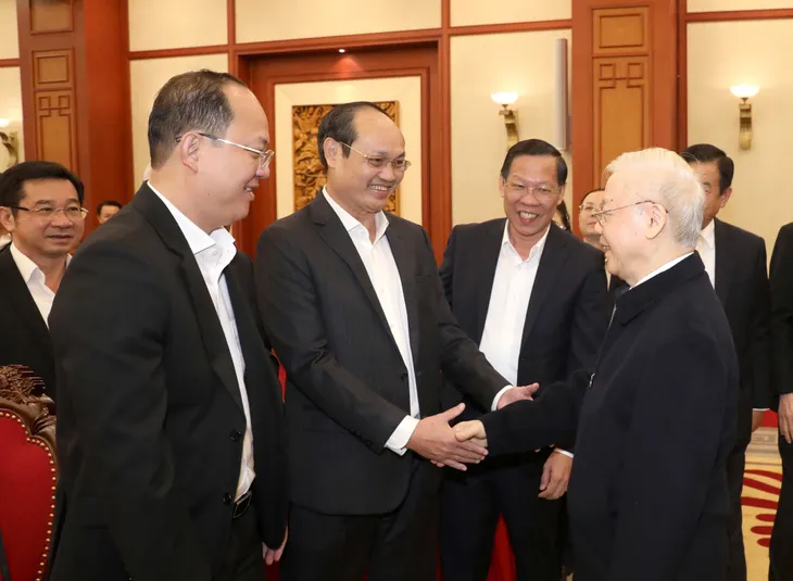 Bộ Chính trị thống nhất ban hành Nghị quyết về phương hướng, nhiệm vụ phát triển Thành phố Hồ Chí Minh - Ảnh 1. Bộ Chính trị thống nhất ban hành Nghị quyết về phương hướng, nhiệm vụ phát triển Thành phố Hồ Chí Minh - Ảnh 1.