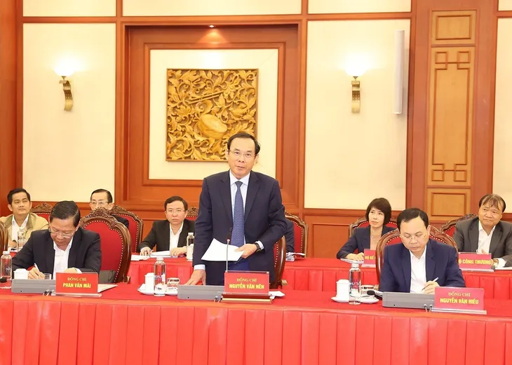 Bộ Chính trị thống nhất ban hành Nghị quyết về phương hướng, nhiệm vụ phát triển Thành phố Hồ Chí Minh - Ảnh 4. Bộ Chính trị thống nhất ban hành Nghị quyết về phương hướng, nhiệm vụ phát triển Thành phố Hồ Chí Minh - Ảnh 4.