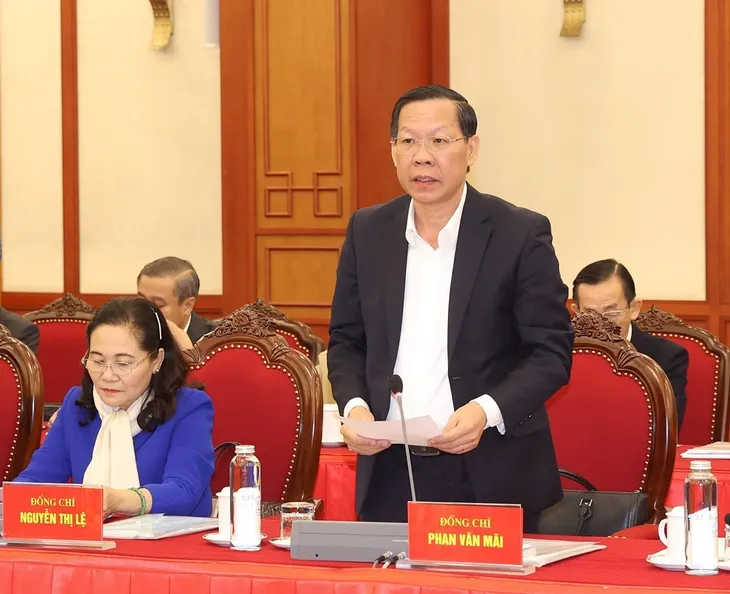 Bộ Chính trị thống nhất ban hành Nghị quyết về phương hướng, nhiệm vụ phát triển Thành phố Hồ Chí Minh - Ảnh 5. Bộ Chính trị thống nhất ban hành Nghị quyết về phương hướng, nhiệm vụ phát triển Thành phố Hồ Chí Minh - Ảnh 5.