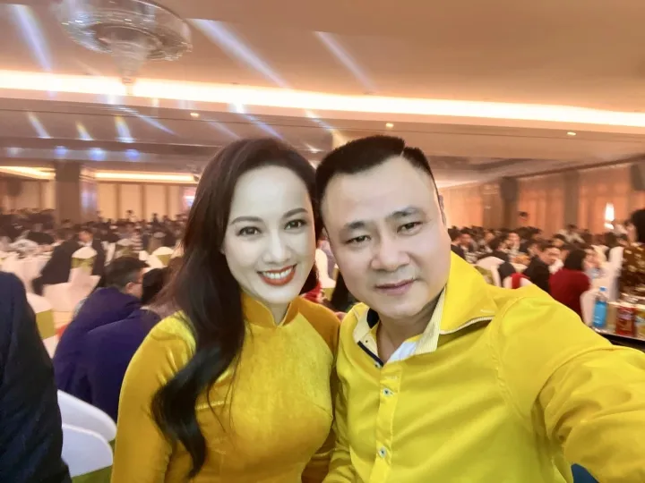 Sao Việt ngày 20/12: Vợ chồng NSND Lan Hương kỷ niệm 35 ngày cưới trên du thuyền, Chiều Xuân khoe 2 con gái xinh đẹp - Ảnh 6. Sao Việt ngày 20/12: Vợ chồng NSND Lan Hương kỷ niệm 35 ngày cưới trên du thuyền, Chiều Xuân khoe 2 con gái xinh đẹp - Ảnh 6.
