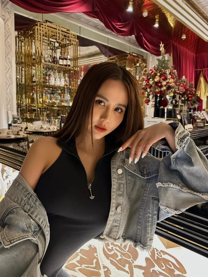 Sao Việt ngày 20/12: Vợ chồng NSND Lan Hương kỷ niệm 35 ngày cưới trên du thuyền, Chiều Xuân khoe 2 con gái xinh đẹp - Ảnh 5. Sao Việt ngày 20/12: Vợ chồng NSND Lan Hương kỷ niệm 35 ngày cưới trên du thuyền, Chiều Xuân khoe 2 con gái xinh đẹp - Ảnh 5.