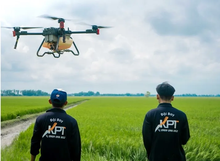 Drone XAG cùng nông dân trồng lúa Việt Nam gia tăng thu nhập - Ảnh 3. Drone XAG cùng nông dân trồng lúa Việt Nam gia tăng thu nhập - Ảnh 3.
