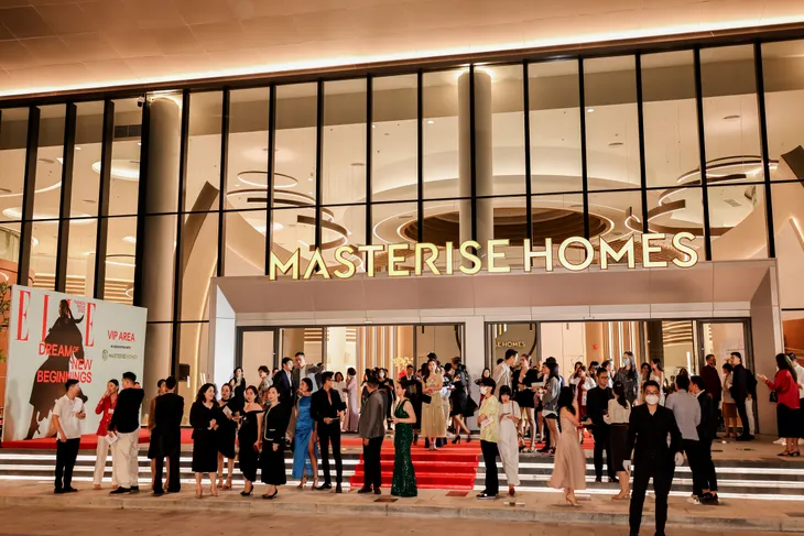 Sàn diễn đặc biệt tạo nên thành công của ELLE Fashion Show 2022 - Ảnh 4. Sàn diễn đặc biệt tạo nên thành công của ELLE Fashion Show 2022 - Ảnh 4.