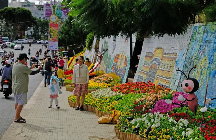 Festival hoa Đà Lạt: Điểm hẹn của người yêu hoa - Ảnh 2. Festival hoa Đà Lạt: Điểm hẹn của người yêu hoa - Ảnh 2.