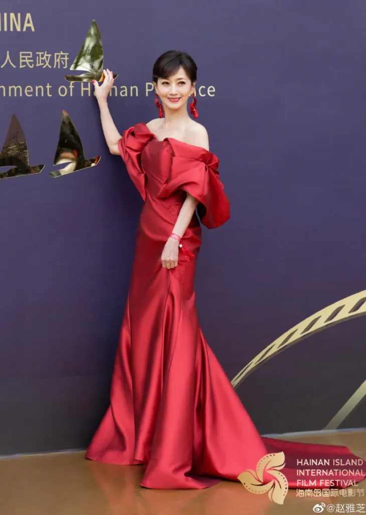 Triệu Nhã Chi khiến cư dân mạng thán phục với vẻ đẹp không tuổi - Ảnh 2. Triệu Nhã Chi khiến cư dân mạng thán phục với vẻ đẹp không tuổi - Ảnh 2.