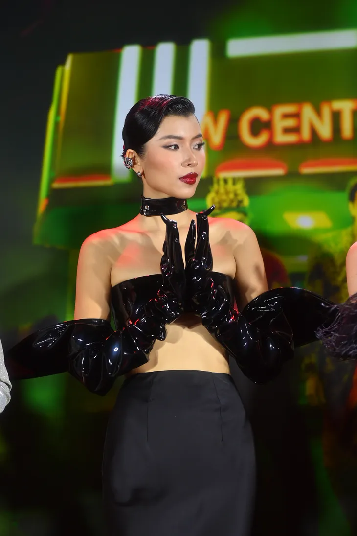 Ninh Dương Lan Ngọc - Chi Pu chiếm spotlight thảm đỏ phim Thanh Sói - Ảnh 14. Ninh Dương Lan Ngọc - Chi Pu chiếm spotlight thảm đỏ phim Thanh Sói - Ảnh 14.