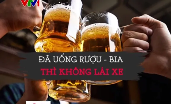 Nỗi lo nhậu cuối năm: Từ ép rượu đến nguy cơ tai nạn, ẩu đả... - Ảnh 8. Nỗi lo nhậu cuối năm: Từ ép rượu đến nguy cơ tai nạn, ẩu đả... - Ảnh 8.