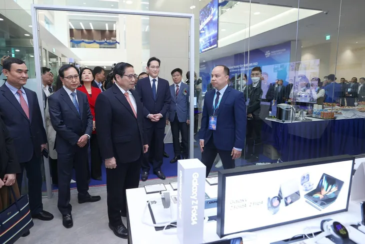 Thủ tướng Phạm Minh Chính dự khánh thành Trung tâm Nghiên cứu và Phát triển của Samsung - Ảnh 6. Thủ tướng Phạm Minh Chính dự khánh thành Trung tâm Nghiên cứu và Phát triển của Samsung - Ảnh 6.