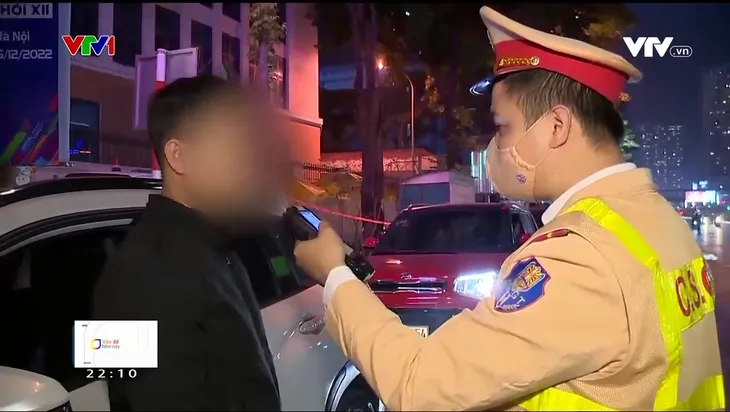 Ma men sau tay lái - vấn nạn vẫn còn - Ảnh 1. Ma men sau tay lái - vấn nạn vẫn còn - Ảnh 1.