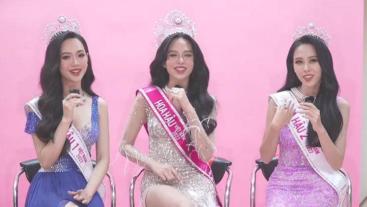 Top 3 Hoa hậu Việt Nam hát nhạc BlackPink ngay sau phút đăng quang - Ảnh 7. Top 3 Hoa hậu Việt Nam hát nhạc BlackPink ngay sau phút đăng quang - Ảnh 7.