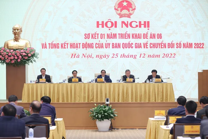Thủ tướng chủ trì Hội nghị sơ kết một năm triển khai Đề án 06 - Ảnh 1. Thủ tướng chủ trì Hội nghị sơ kết một năm triển khai Đề án 06 - Ảnh 1.