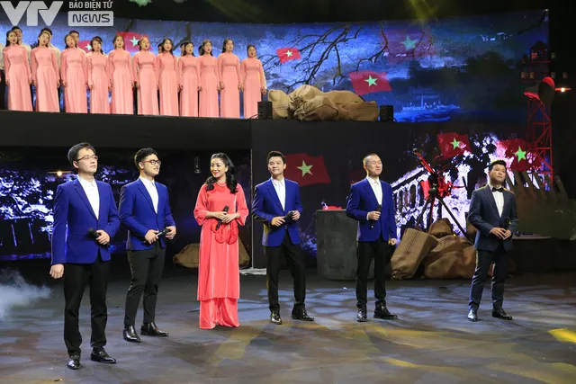12 ngày đêm - Lằn ranh lịch sử: Ký ức hào hùng của những tháng ngày không thể nào quên - Ảnh 9. 12 ngày đêm - Lằn ranh lịch sử: Ký ức hào hùng của những tháng ngày không thể nào quên - Ảnh 9.