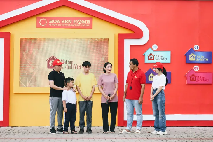 Mái ấm gia đình Việt: Tiếp nối hành trình nâng bước đến trường cho trẻ mồ côi - Ảnh 1. Mái ấm gia đình Việt: Tiếp nối hành trình nâng bước đến trường cho trẻ mồ côi - Ảnh 1.