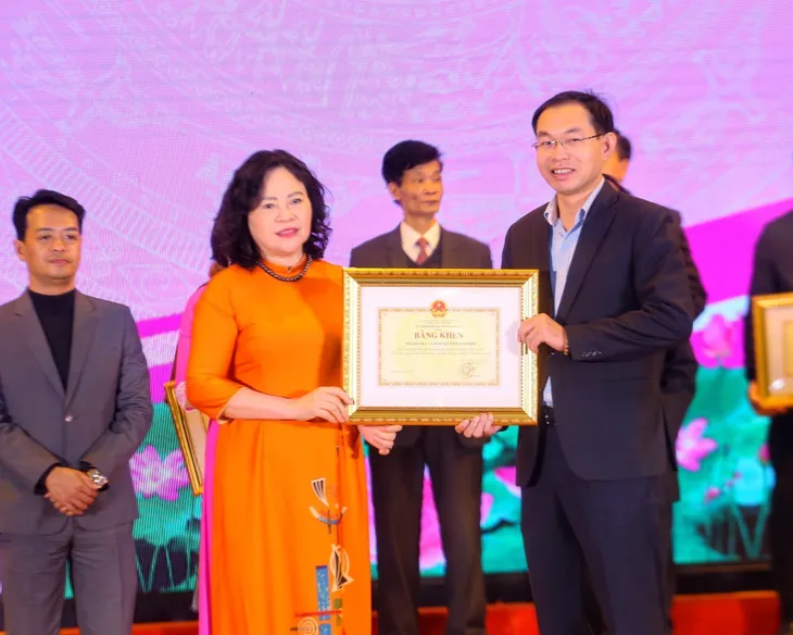 Trao giải Cuộc thi Tuổi trẻ học tập và làm theo tư tưởng, đạo đức, phong cách Hồ Chí Minh - Ảnh 1.
