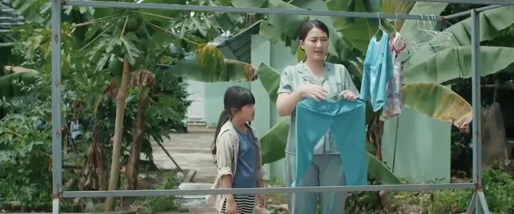 Mẹ rơm - Tập 34: Hạt Dẻ quấn quýt bên Loan, Hào nhận quả báo - Ảnh 12. Mẹ rơm - Tập 34: Hạt Dẻ quấn quýt bên Loan, Hào nhận quả báo - Ảnh 12.
