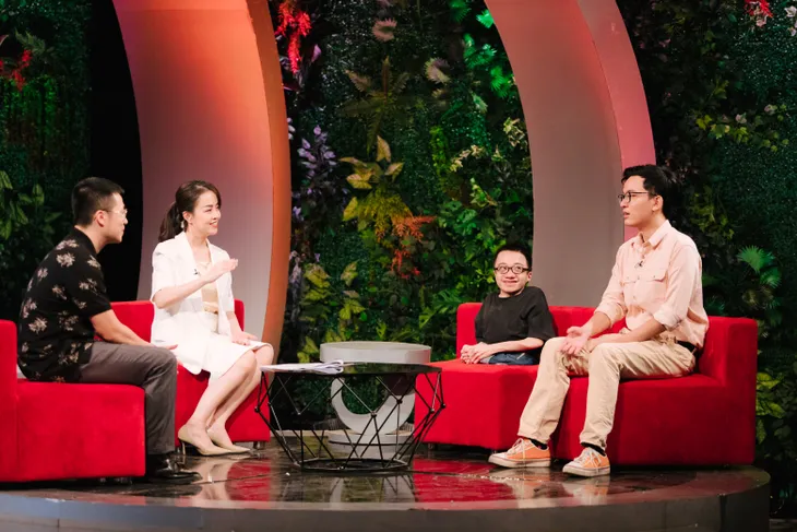 Chàng trai xương thủy tinh mê rap, truyền cảm hứng trong Trạm yêu thương - Ảnh 3. Chàng trai xương thủy tinh mê rap, truyền cảm hứng trong Trạm yêu thương - Ảnh 3.
