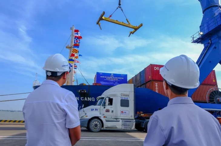 Khởi động tuyến vận tải biển từ các cảng miền Tây - Ảnh 1.
