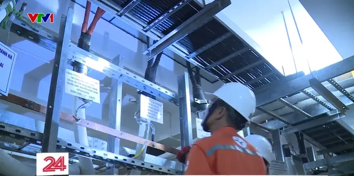 Hạ ngầm nhiều tuyến cáp điện trong nội thành Hà Nội - Ảnh 5. Hạ ngầm nhiều tuyến cáp điện trong nội thành Hà Nội - Ảnh 5.