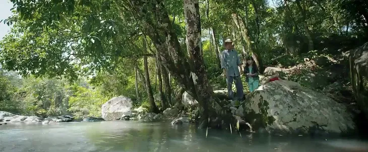 Điều khiến khán giả lo sợ ở phim Mẹ rơm - Ảnh 6. Điều khiến khán giả lo sợ ở phim Mẹ rơm - Ảnh 6.