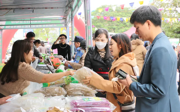 Khai mạc Tuần lễ giới thiệu sản phẩm OCOP Bắc Kạn tại Hải Phòng - Ảnh 1. Khai mạc Tuần lễ giới thiệu sản phẩm OCOP Bắc Kạn tại Hải Phòng - Ảnh 1.