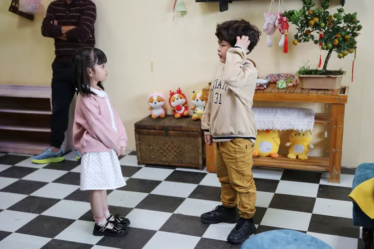 Bé So dẫn bạn gái về ra mắt gia đình bà Nga Thương ngày nắng về - Ảnh 5. Bé So dẫn bạn gái về ra mắt gia đình bà Nga Thương ngày nắng về - Ảnh 5.