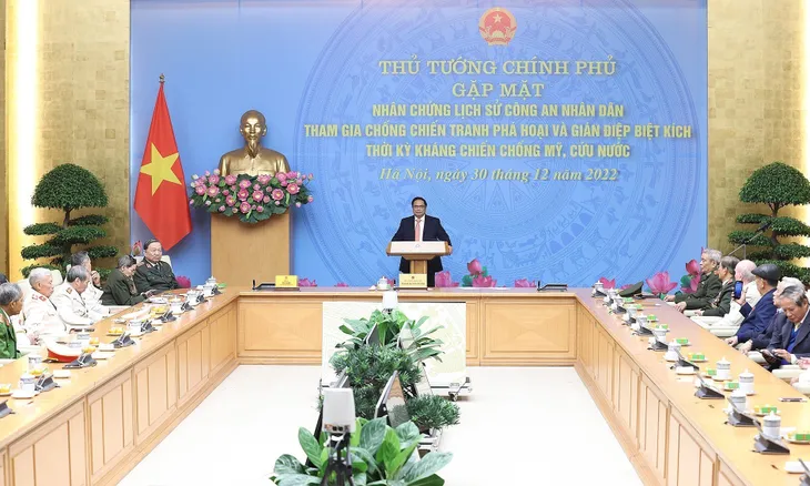 Thủ tướng Phạm Minh Chính gặp mặt nhân chứng lịch sử Công an nhân dân - Ảnh 1. Thủ tướng Phạm Minh Chính gặp mặt nhân chứng lịch sử Công an nhân dân - Ảnh 1.