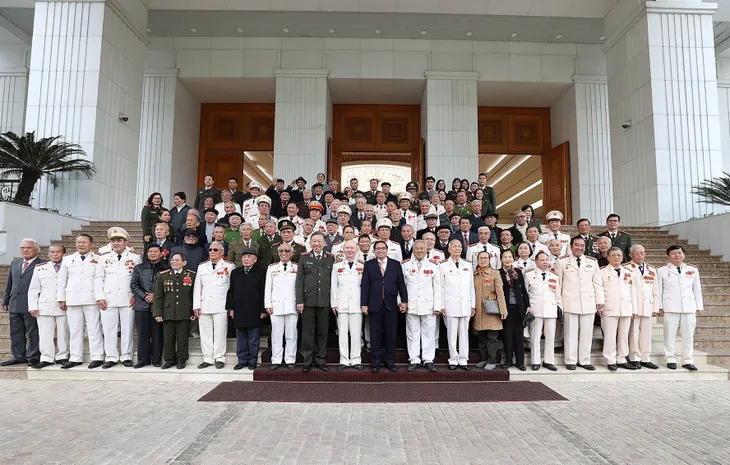 Thủ tướng Phạm Minh Chính gặp mặt nhân chứng lịch sử Công an nhân dân - Ảnh 3. Thủ tướng Phạm Minh Chính gặp mặt nhân chứng lịch sử Công an nhân dân - Ảnh 3.