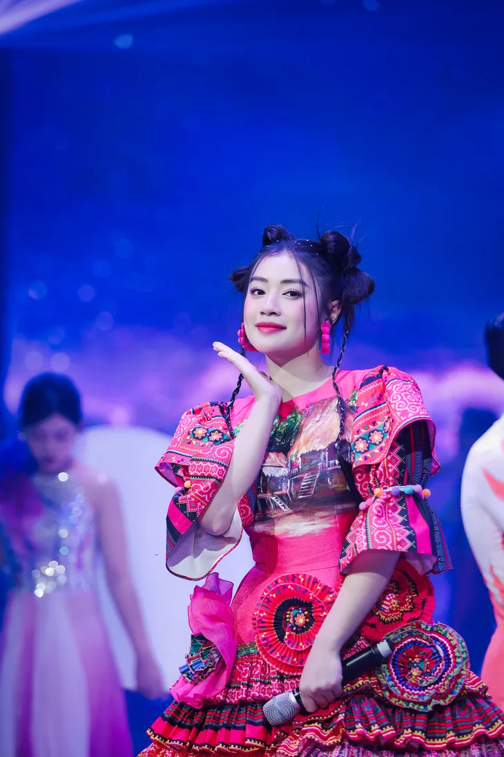 Đại tiệc đón năm mới Hành trình của hạnh phúc: Rực rỡ sắc màu và thanh âm - Ảnh 6. Đại tiệc đón năm mới Hành trình của hạnh phúc: Rực rỡ sắc màu và thanh âm - Ảnh 6.