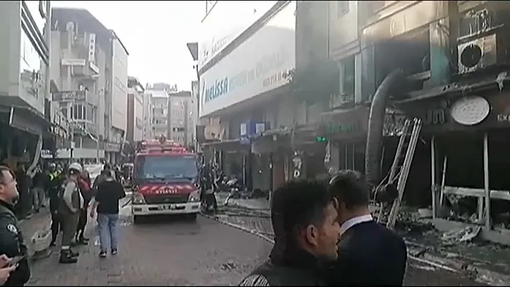 Nổ nhà hàng do rò rỉ khí đốt ở Thổ Nhĩ Kỳ khiến 7 người thiệt mạng - Ảnh 1. Nổ nhà hàng do rò rỉ khí đốt ở Thổ Nhĩ Kỳ khiến 7 người thiệt mạng - Ảnh 1.