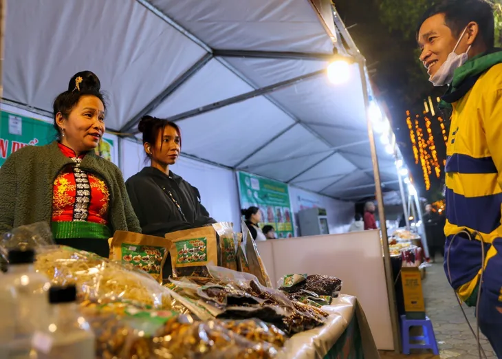Khai trương phố đi bộ Trần Nhân Tông (Hà Nội) - Ảnh 8. Khai trương phố đi bộ Trần Nhân Tông (Hà Nội) - Ảnh 8.