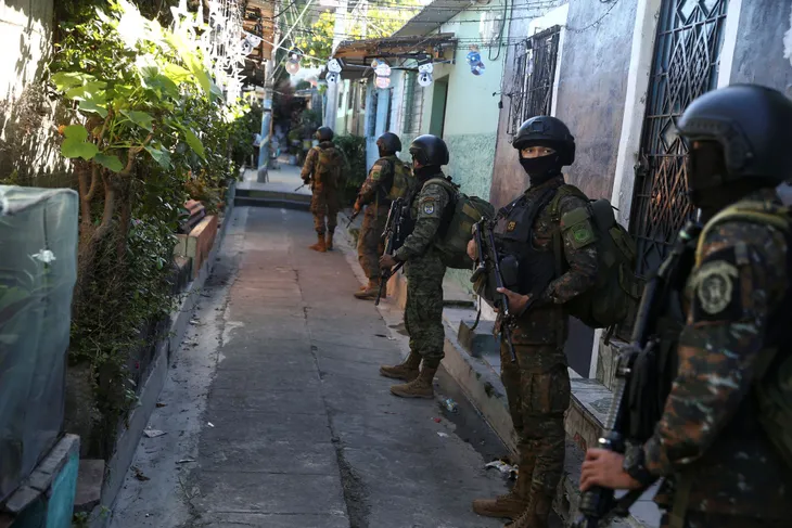 El Salvador triển khai 10.000 quân đến vùng ngoại ô thủ đô do băng đảng điều hành - Ảnh 3. El Salvador triển khai 10.000 quân đến vùng ngoại ô thủ đô do băng đảng điều hành - Ảnh 3.