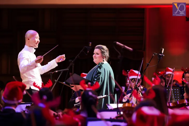 Giọng nữ cao Thụy Điển Asa Jager thăng hoa tại VNAMYO Christmas Concert - Ảnh 4. Giọng nữ cao Thụy Điển Asa Jager thăng hoa tại VNAMYO Christmas Concert - Ảnh 4.