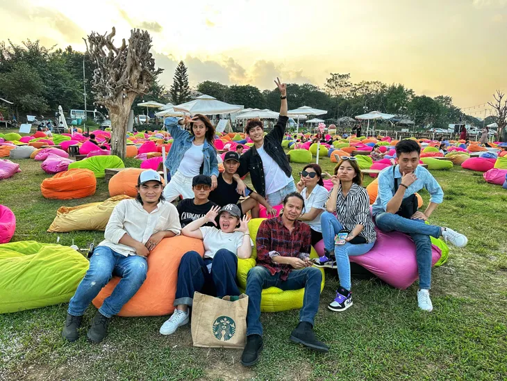 Phim trường tuần qua: Nhan Phúc Vinh và Quỳnh Kool checkin cùng khách sạn - Ảnh 12. Phim trường tuần qua: Nhan Phúc Vinh và Quỳnh Kool checkin cùng khách sạn - Ảnh 12.