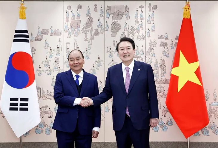 Lễ đón chính thức Chủ tịch nước Nguyễn Xuân Phúc tại thủ đô Seoul, Hàn Quốc - Ảnh 3. Lễ đón chính thức Chủ tịch nước Nguyễn Xuân Phúc tại thủ đô Seoul, Hàn Quốc - Ảnh 3.