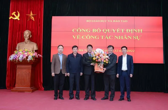 Chủ tịch Hội đồng Đại học Huế được bổ nhiệm làm Cục trưởng Cục Quản lý chất lượng - Ảnh 2. Chủ tịch Hội đồng Đại học Huế được bổ nhiệm làm Cục trưởng Cục Quản lý chất lượng - Ảnh 2.