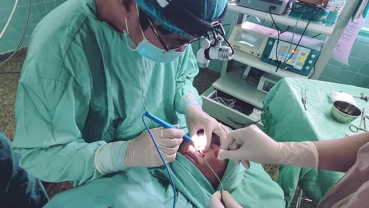 Biến chứng nguy hiểm từ nốt ruồi bất thường - Ảnh 1.