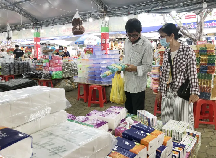 Khuyến mại lên tới 100% tại Hội chợ Xúc tiến tiêu dùng TP Hồ Chí Minh - Ảnh 1. Khuyến mại lên tới 100% tại Hội chợ Xúc tiến tiêu dùng TP Hồ Chí Minh - Ảnh 1.